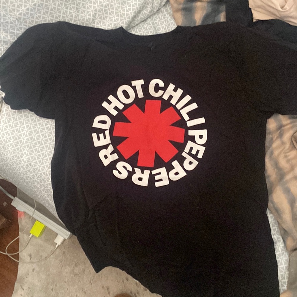 Black red hot chili pepper t shirt